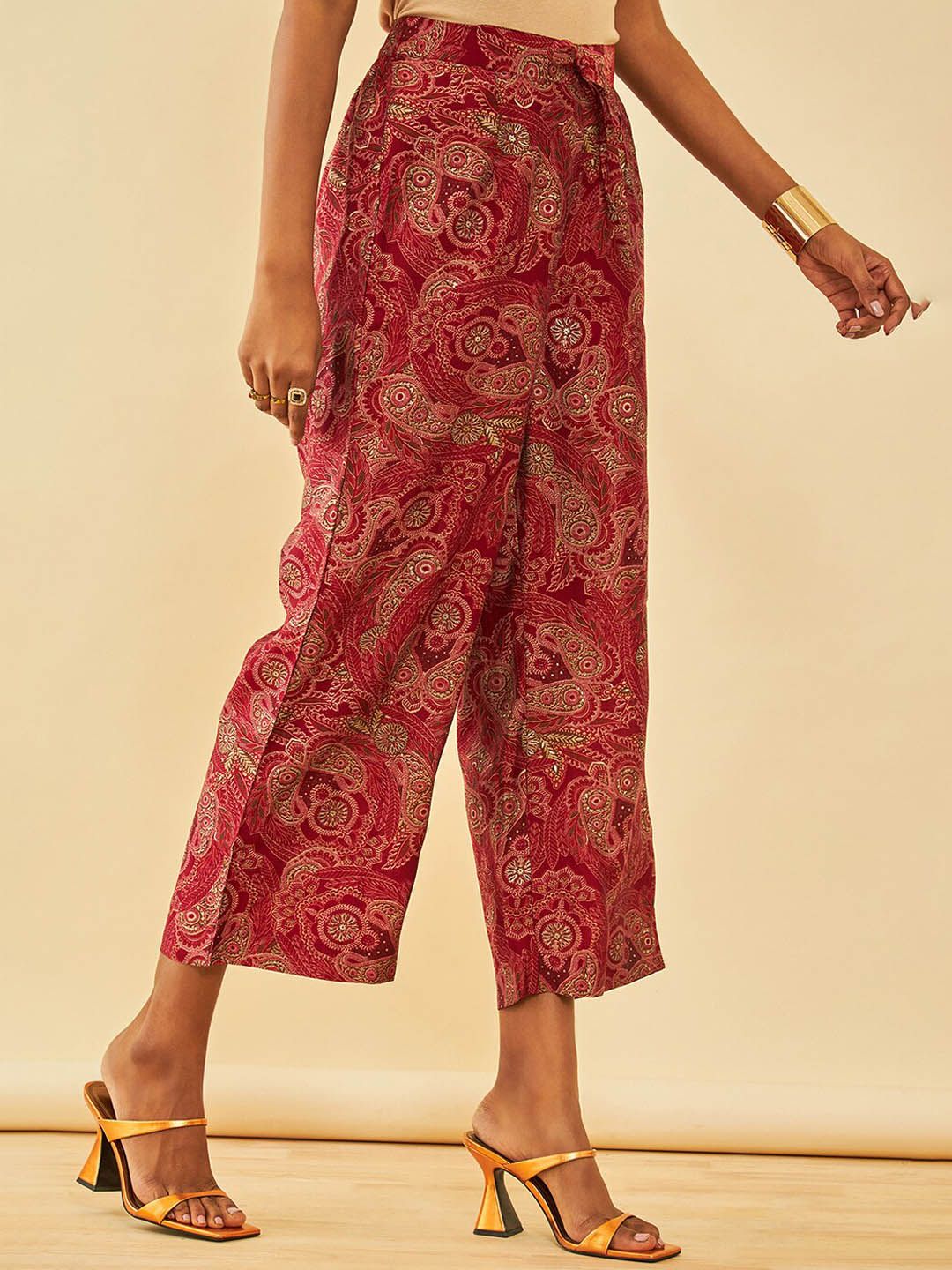 Dhiyona SO Women's Paisley Printed Regular Thread Work Kurta with Trousers