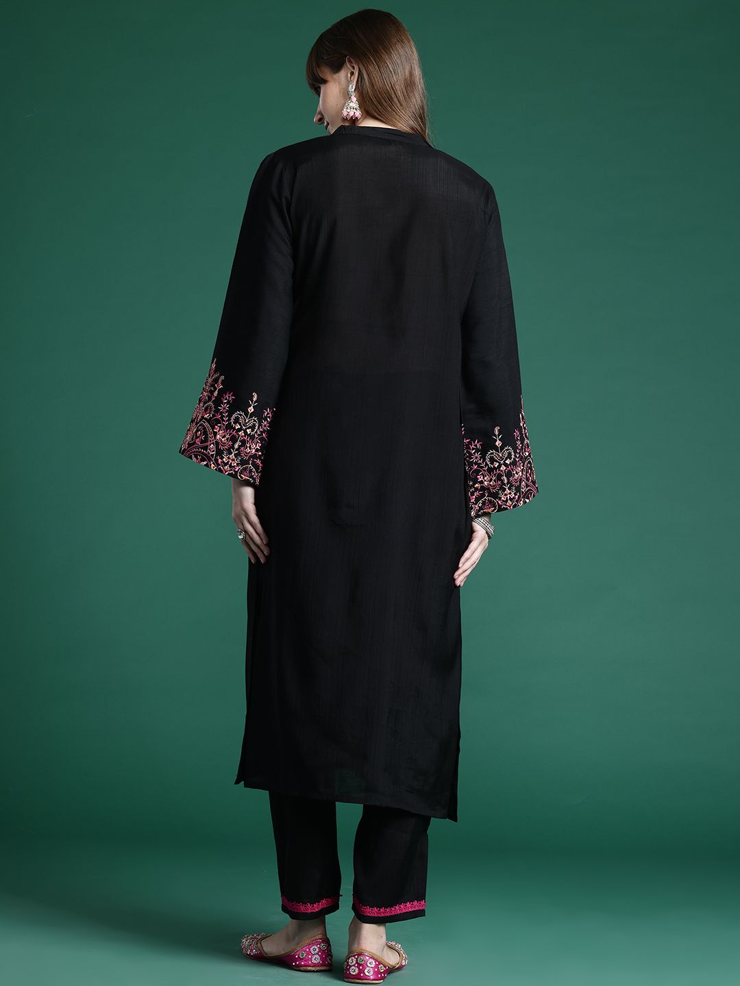 Ethnic Motifs Embroidered Thread Work Kurta with Trousers