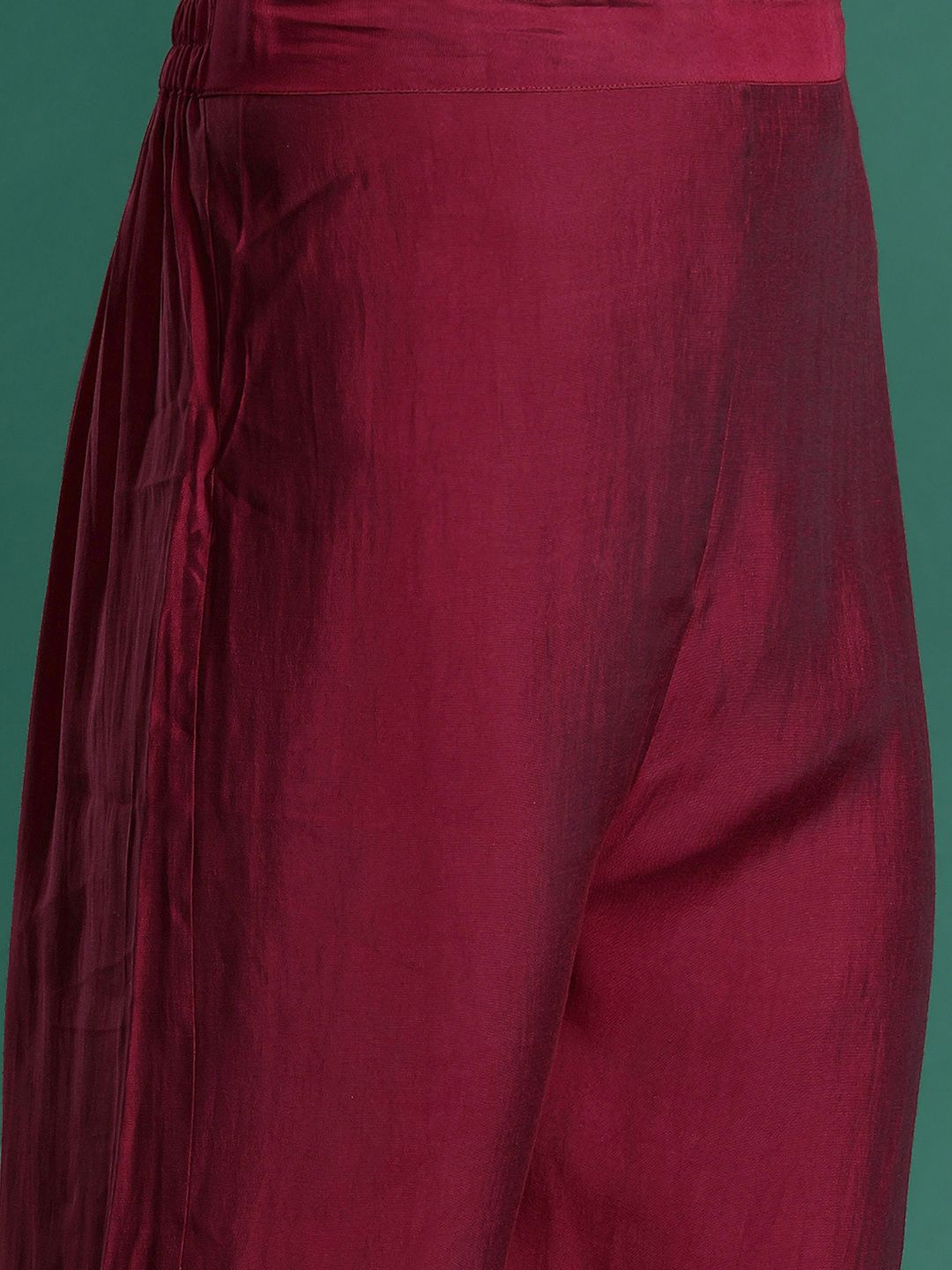 Floral Embroidered Panelled Thread Work Kurta With Trousers & Dupatta