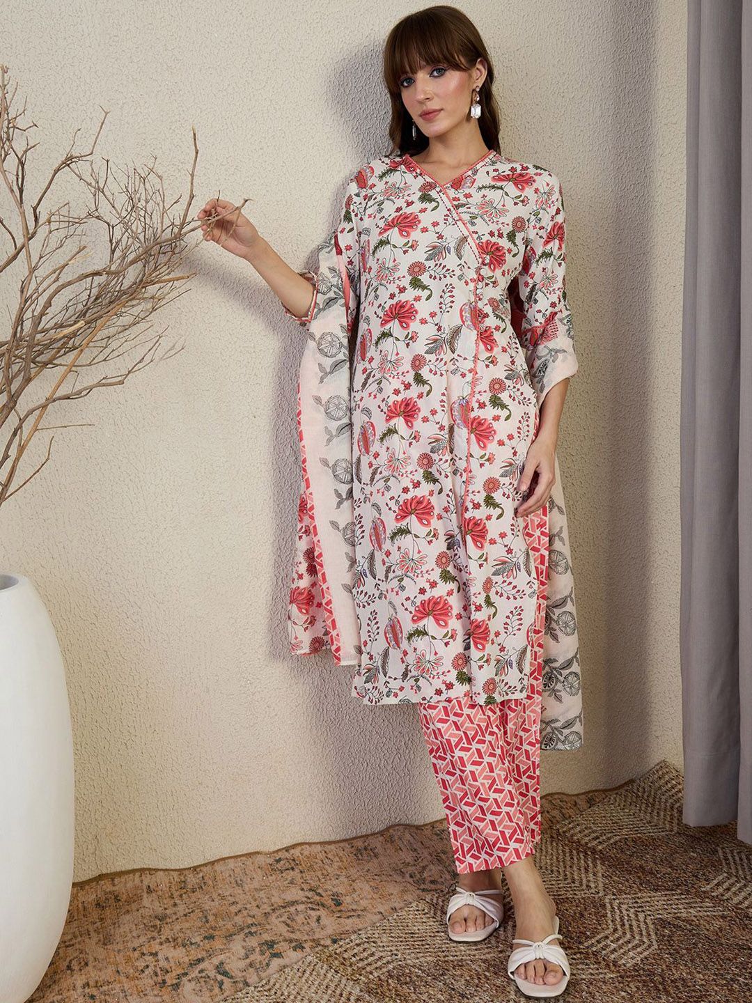 Women Floral Printed Cotton Kurta with Trousers & Dupatta