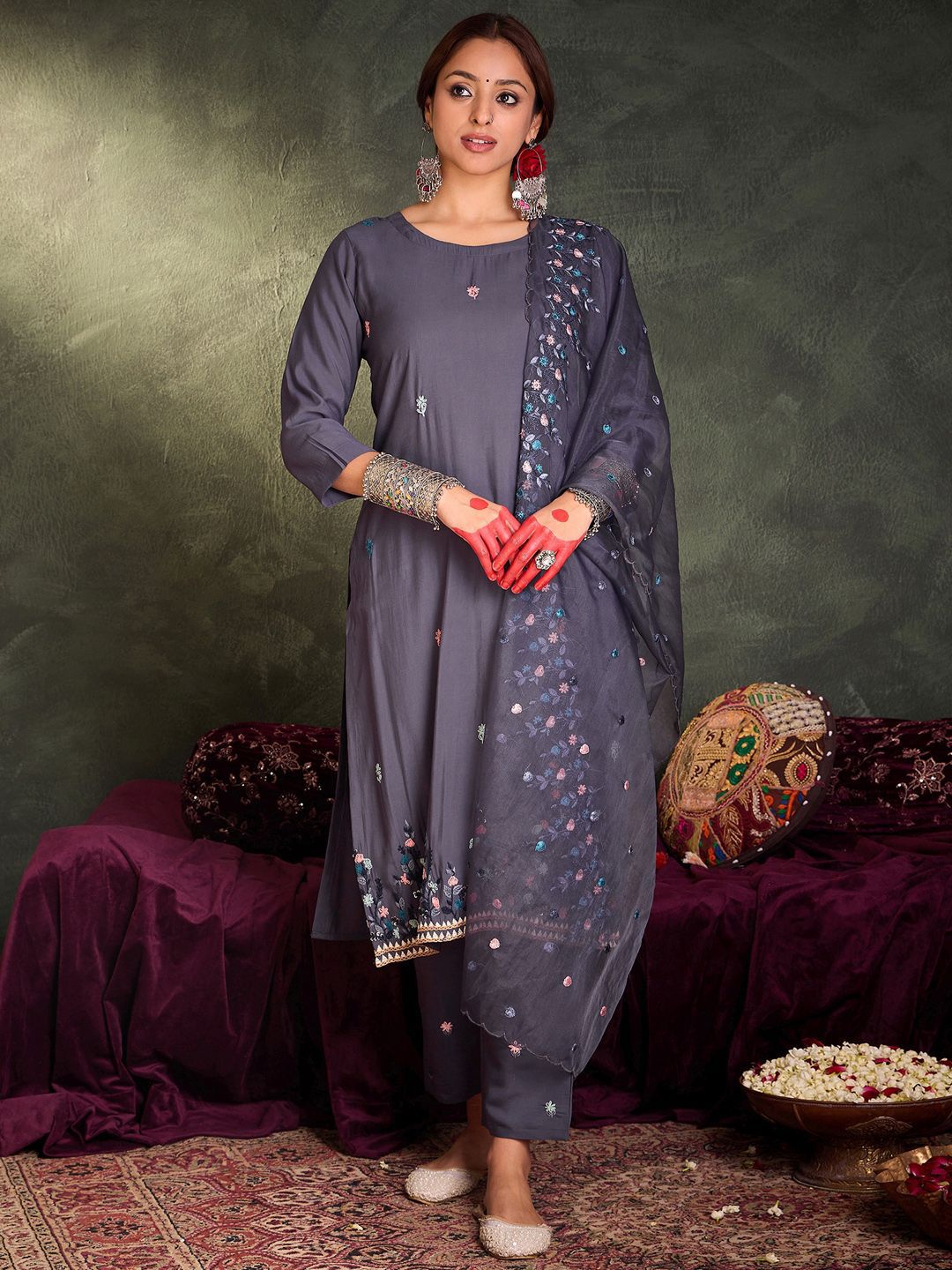 Floral Embroidered Thread Work Straight Kurta With Trousers & Dupatta