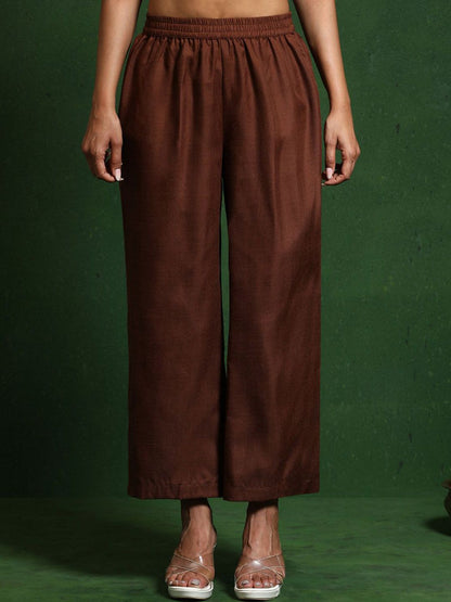 Dhiyona VA Women's Regular Thread Work Kurta with Trousers