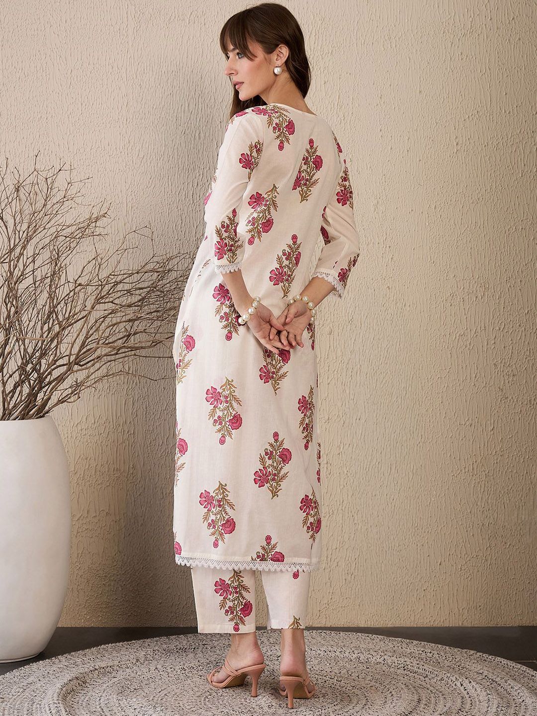 Women Floral Printed Regular Pure Cotton Kurta with Trousers