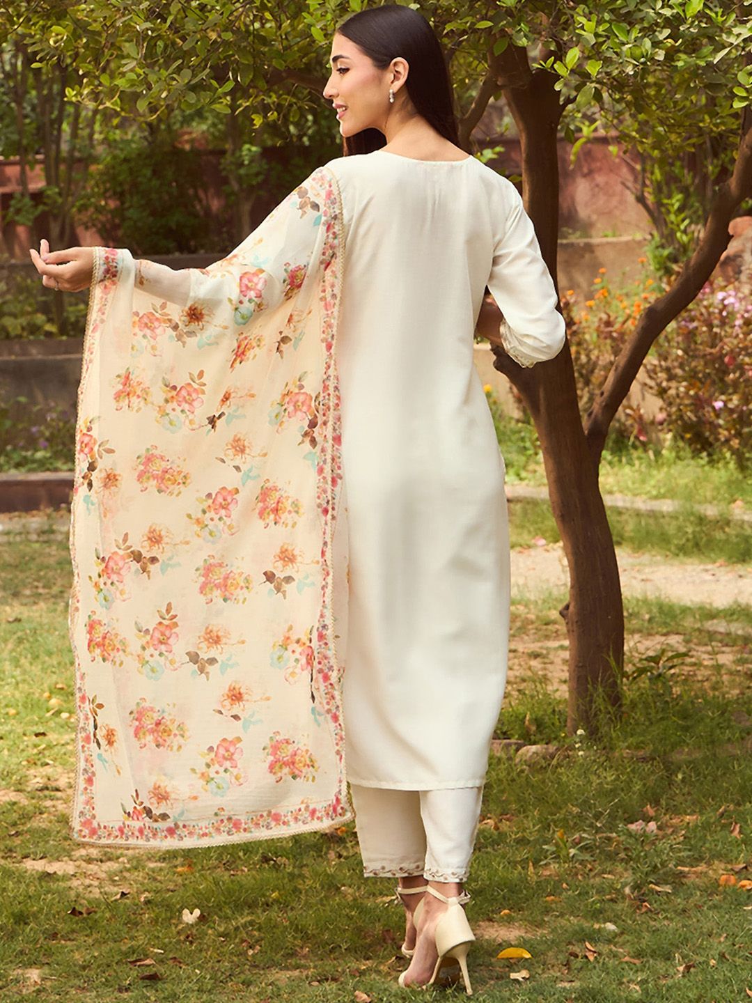 Dhiyona IE White Floral Yoke Design Tie-Up Neck Straight Kurta With Trousers & Dupatta