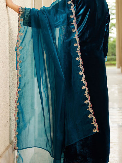 Women Ethnic Motifs Embroidered Regular Velvet Kurta with Trousers & Dupatta