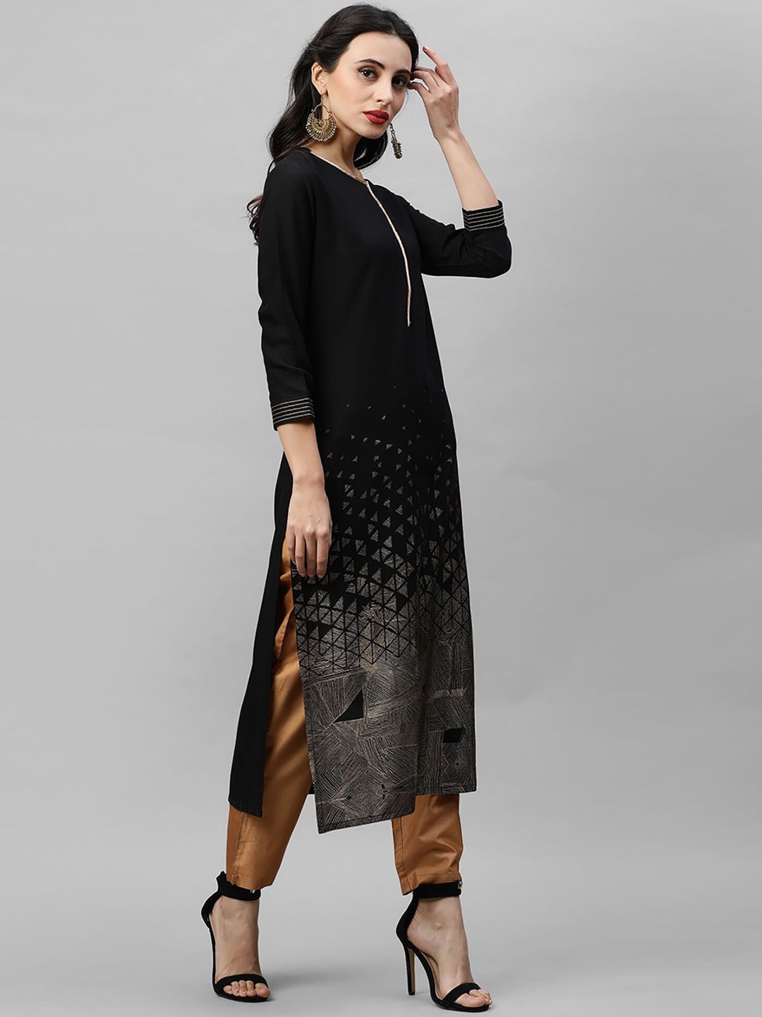 Dhiyona IE Women Black Embroidered Anarkali Kurta