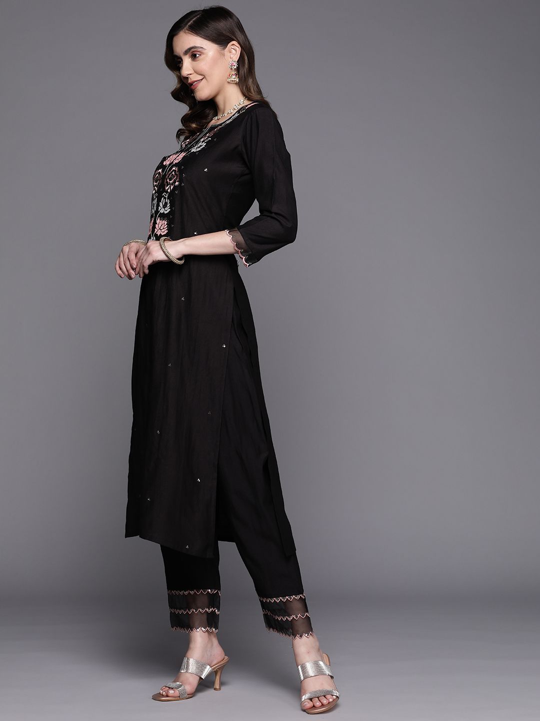 Floral Embroidered Thread Work Liva Kurta with Trousers & With Dupatta