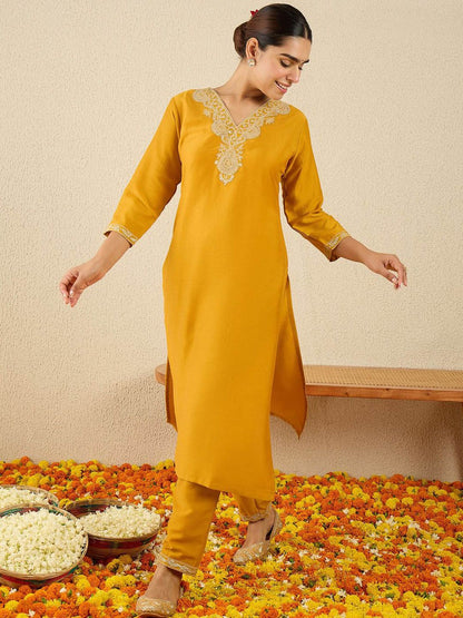 Ethnic Motifs Embroidered Sequinned Kurta With Trousers