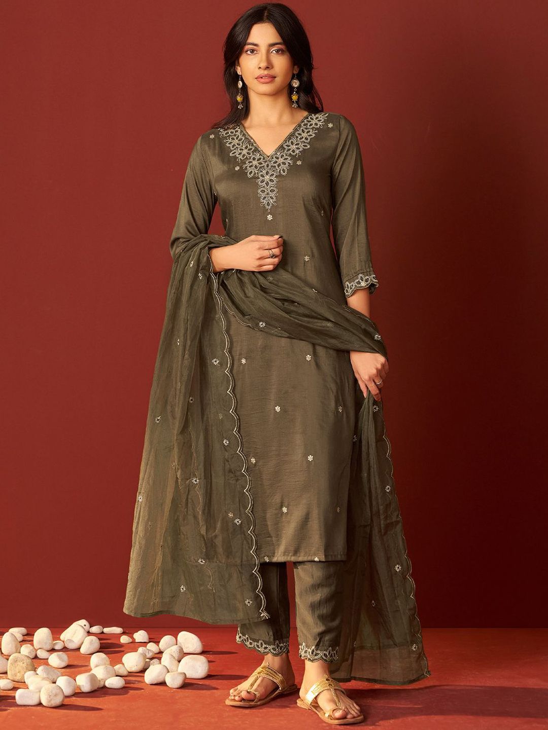 Women Ethnic Motifs Embroidered Regular Sequinned Kurta with Trousers & Dupatta