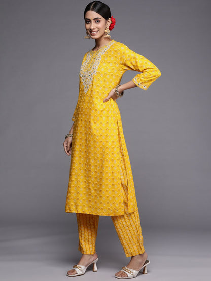 Dhiyona IE Women Mustard Yellow Floral Printed Thread Work Kurta with Trousers & With Dupatta