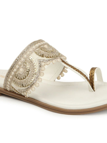 Dhiyona AK Women Embellished Embroidered One Toe Flats