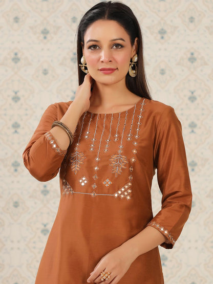 Dhiyona OD  Geometric Embroidered Mirror Work Kurta With Trousers