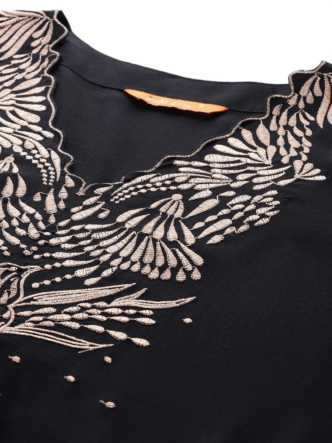 Dhiyona IE Solid Kurta with Trousers with Embroidered Detail