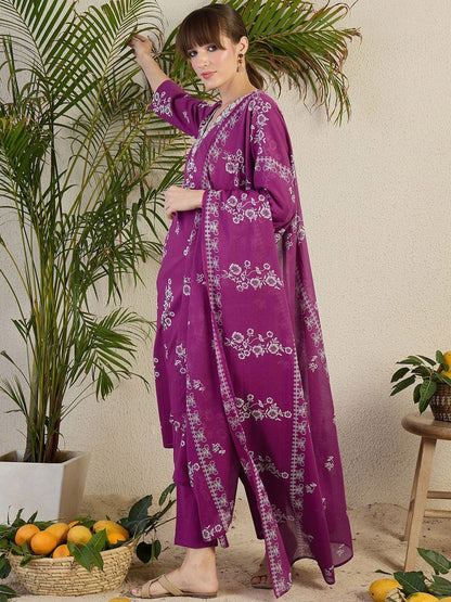 Women Floral Printed Regular Sequinned Cotton Kurta with Trousers & Dupatta