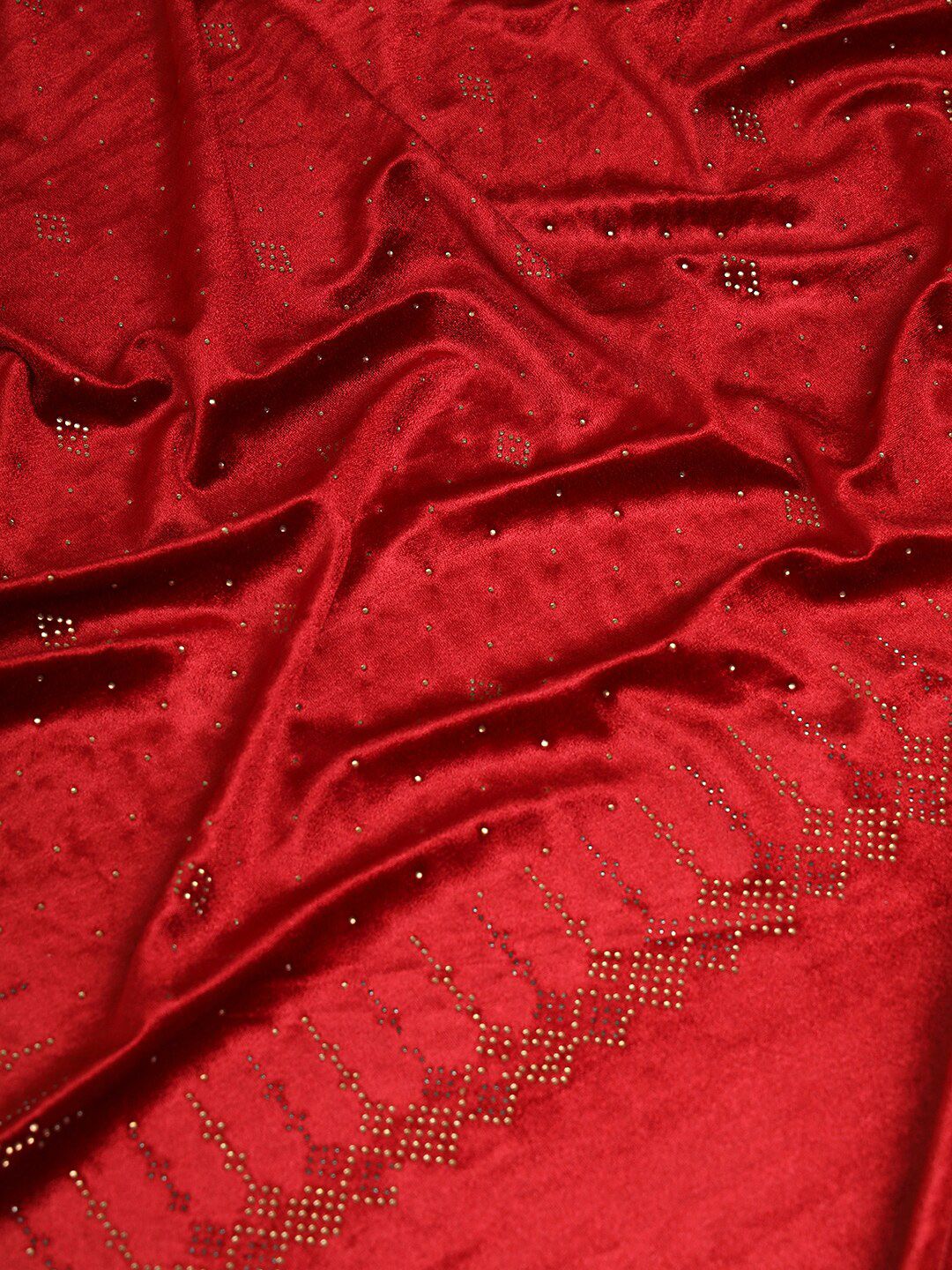 Dhiyona PA Embellished Velvet Shawl