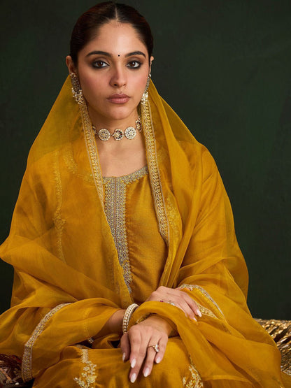 Dhiyona IE Ethnic Motifs Embroidered Sequinned Kurta With Trousers & Dupatta
