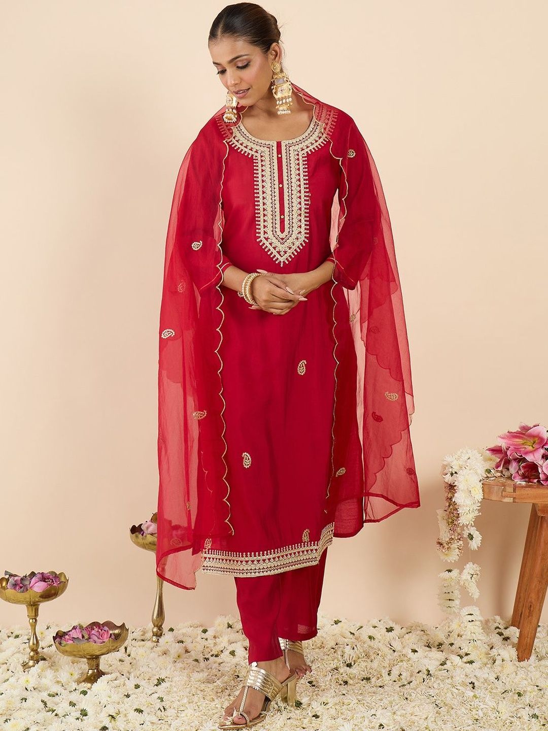 Women Ethnic Motifs Embroidered Regular Thread Work Kurta with Trousers & With Dupatta