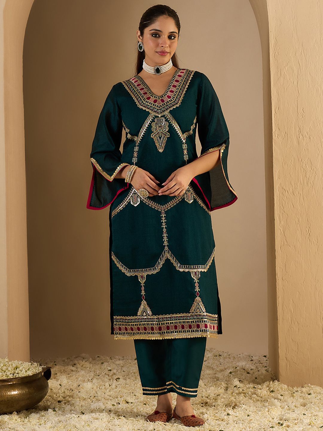 Dhiyona IE Embroidered Tunic With Trousers Co-Ords