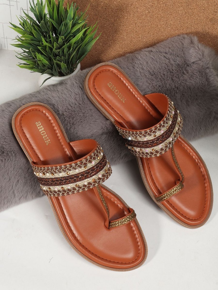 Dhiyona AK Ethnic - Embellished One Toe Flats