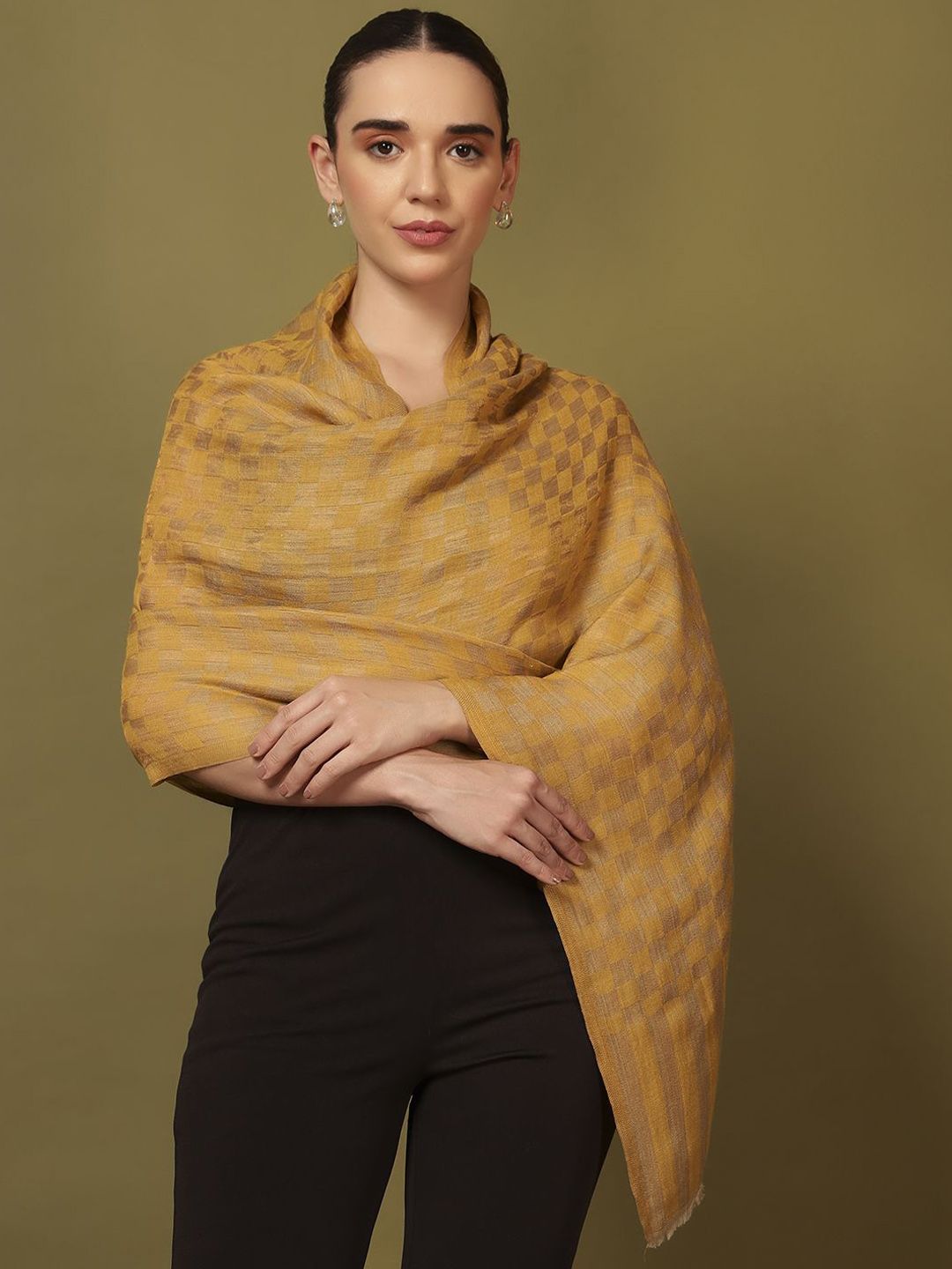 Dhiyona PA Checked Zari Reversible Fringed Shawl