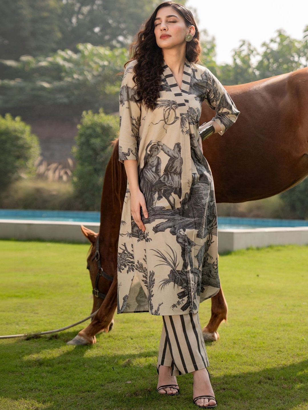 Women Printed Regular Linen Kurta with Trousers