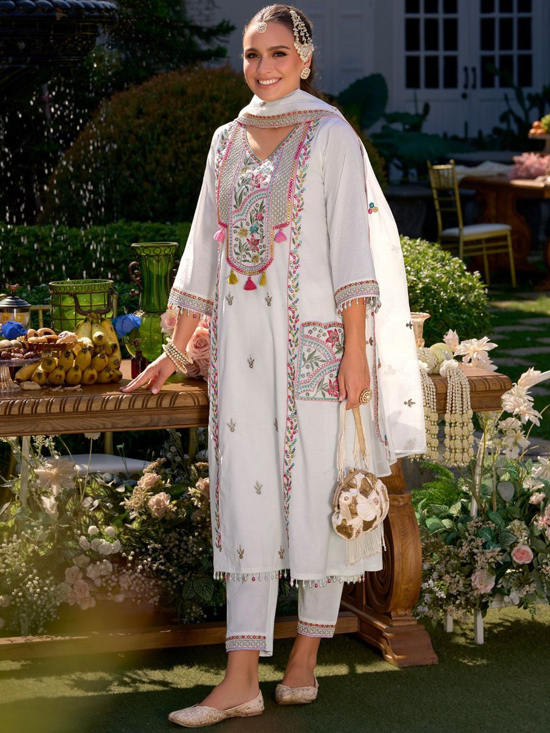 Women Floral Embroidered Regular Kurta with Trousers & With Dupatta