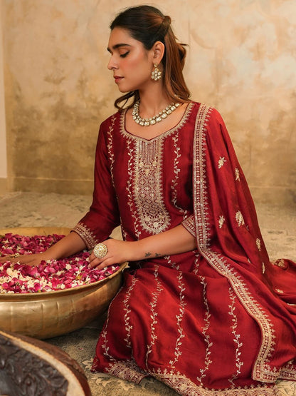 Women Ethnic Motifs Embroidered Regular Sequinned Kurta Set With Dupatta