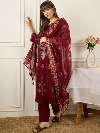 Ethnic Motifs Embroidered Round Neck Thread Work Kurta With Trousers & Dupatta