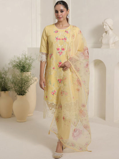 Floral Embroidered Thread Work Straight Kurta & Trousers With Dupatta