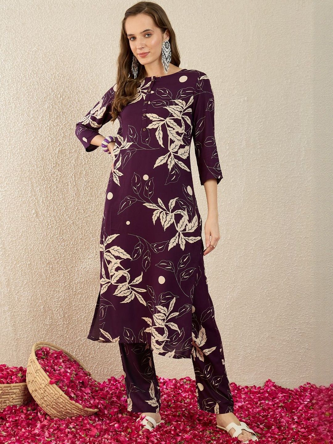 Women Floral Printed Regular Kurta with Trousers