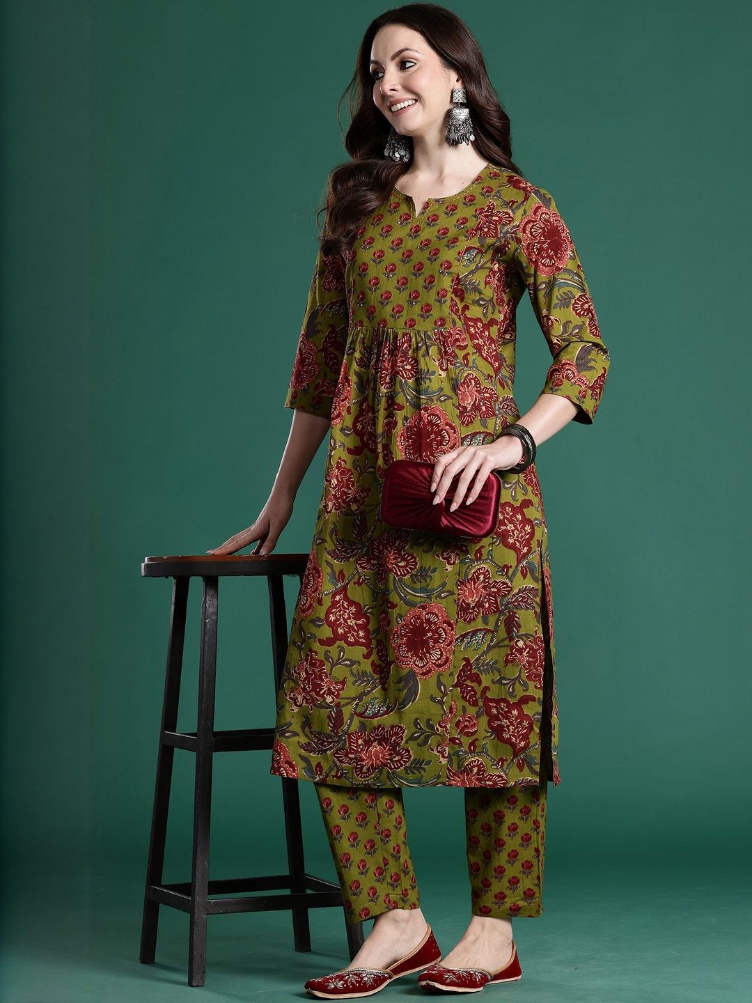 Women Floral Printed Empire Pure Cotton Kurta with Trousers