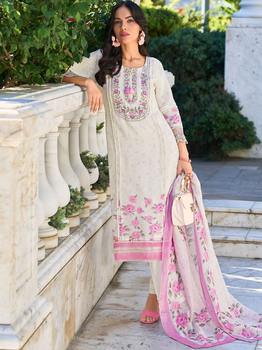 Women Floral Embroidered Regular Thread Work Linen Kurta with Trousers & With Dupatta