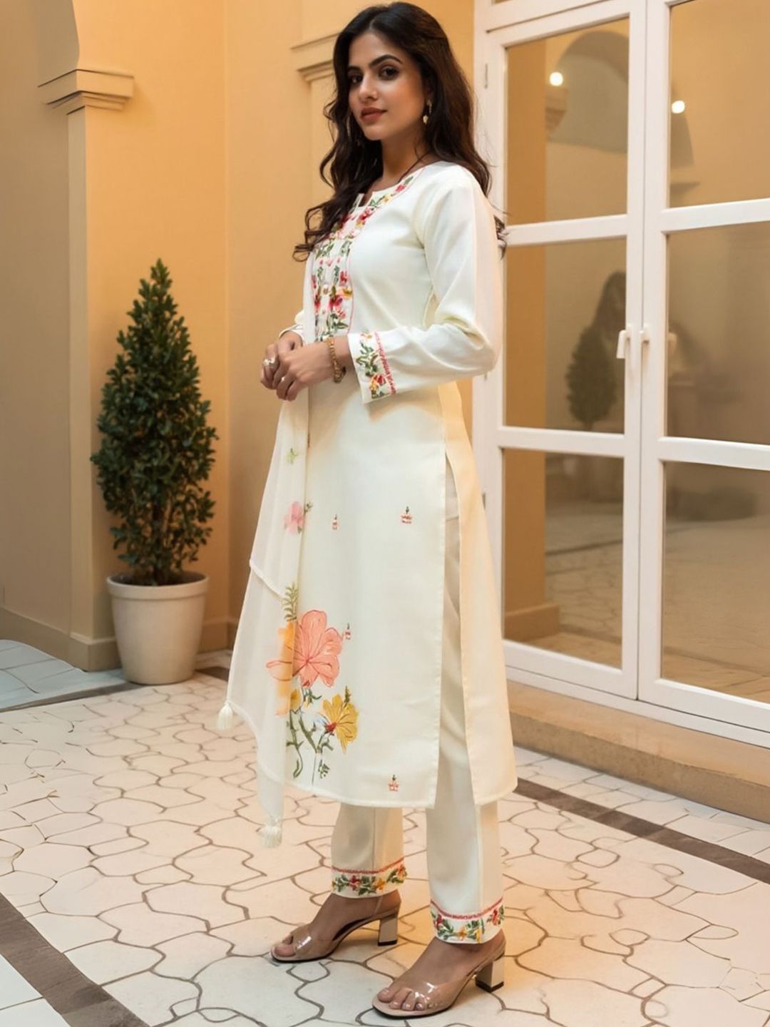 Floral Embroidered Thread Work Straight Kurta With Trousers & Dupatta