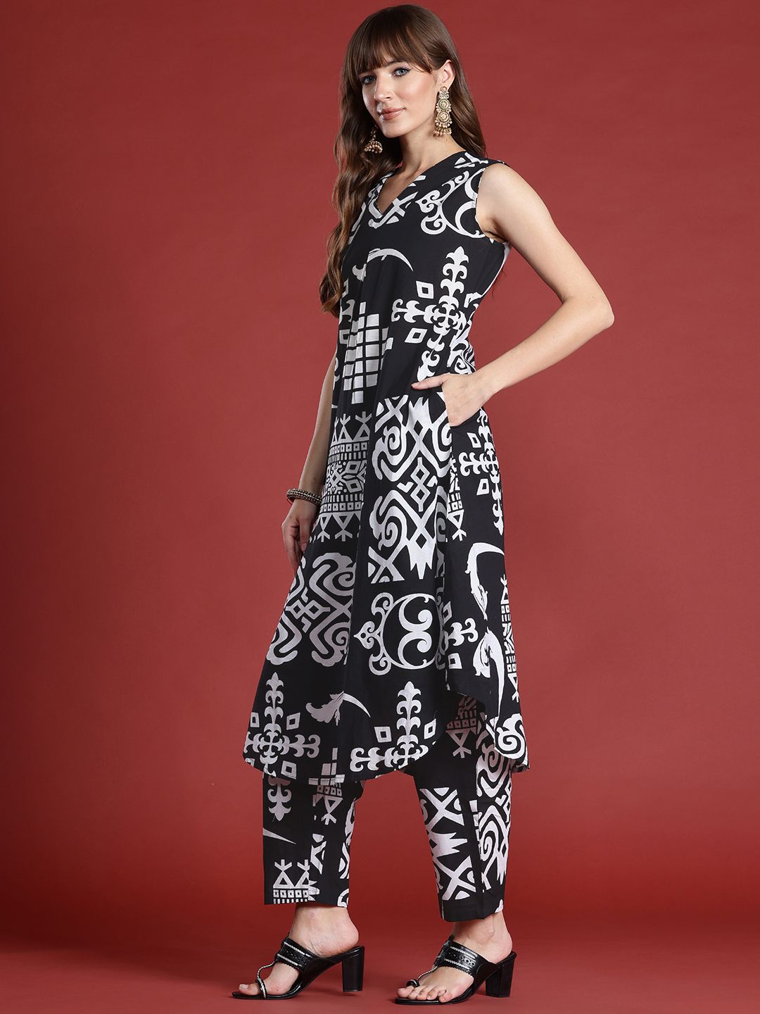 Dhiyona IE Ethnic Motifs Printed Pleated Pure Cotton Kurta with Trousers