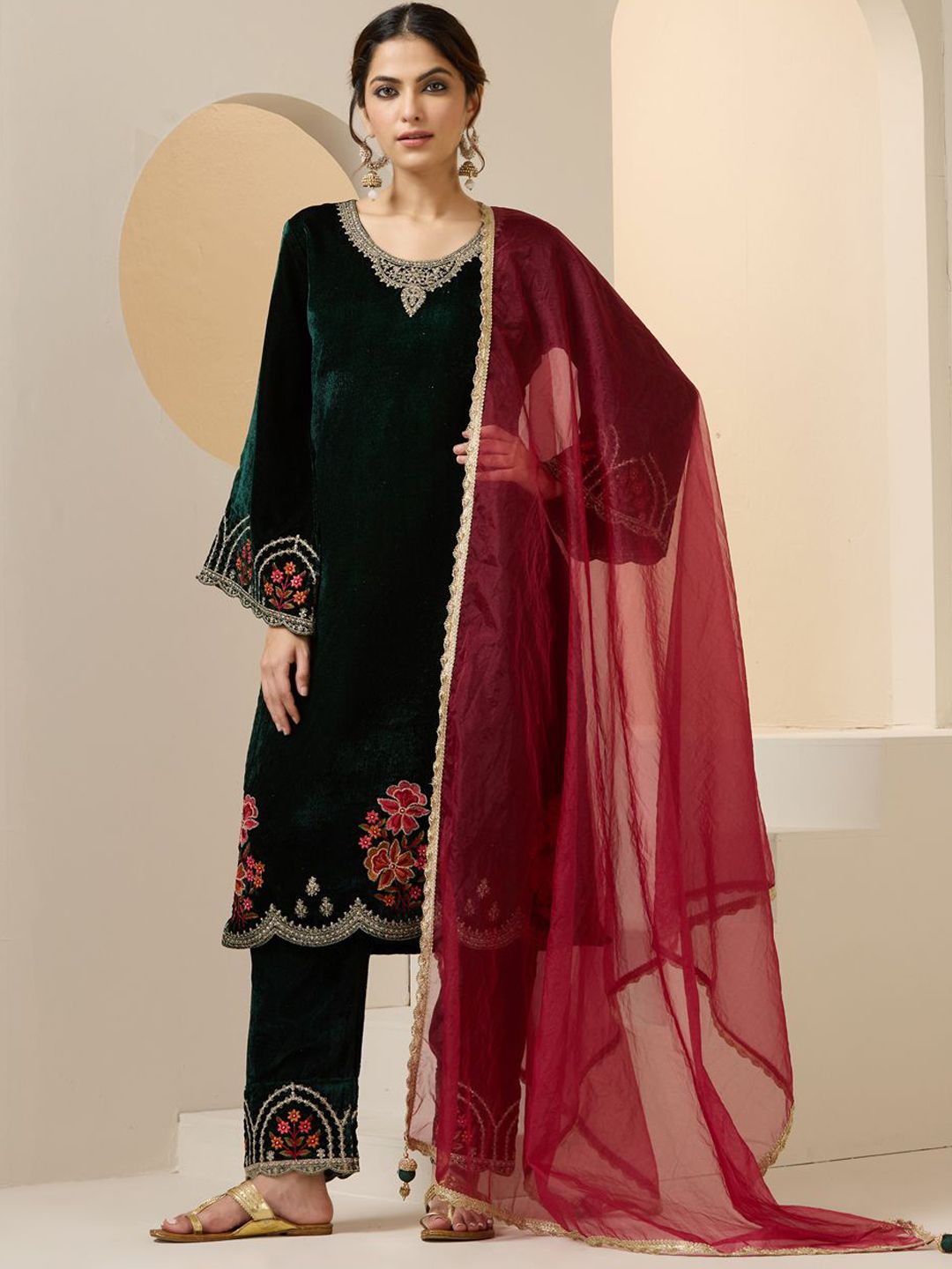 Dhiyona IS Women's Women Floral Embroidered Regular Thread Work Velvet Kurta with Trousers & With Dupatta