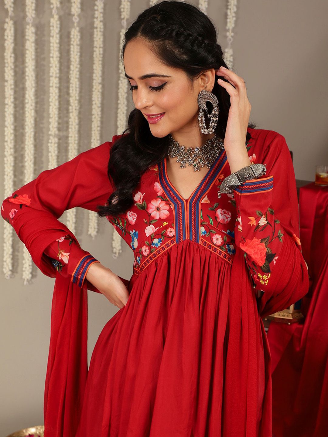 Dhiyona VA Women'sFloral Printed V-Neck Empire A-Line Kurta & Trousers With Dupatta