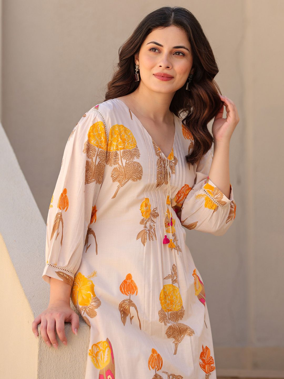 Dhiyona IE Floral Printed V-Neck Pure Cotton Straight Kurta With Trousers