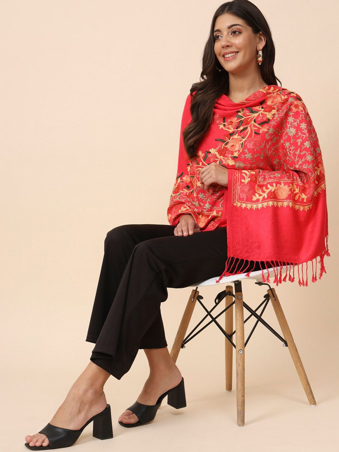Dhiyona PA Floral Embroidered Shawl
