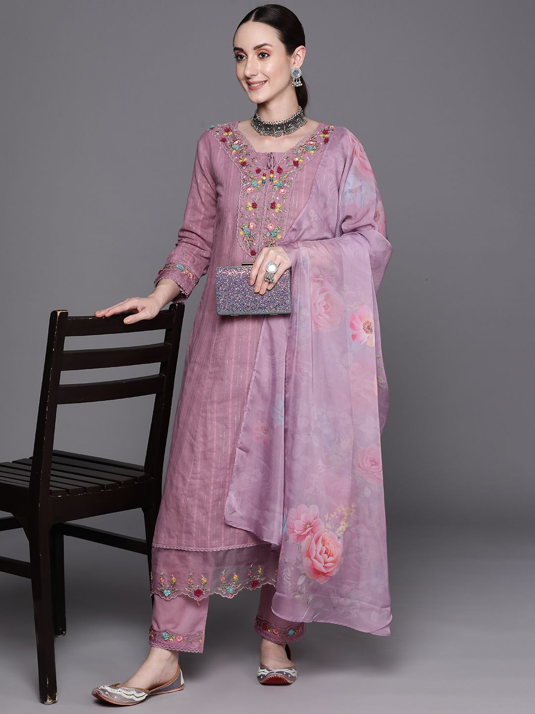 Floral Embroidered Regular Thread Work Pure Cotton Kurta With Trousers & Dupatta