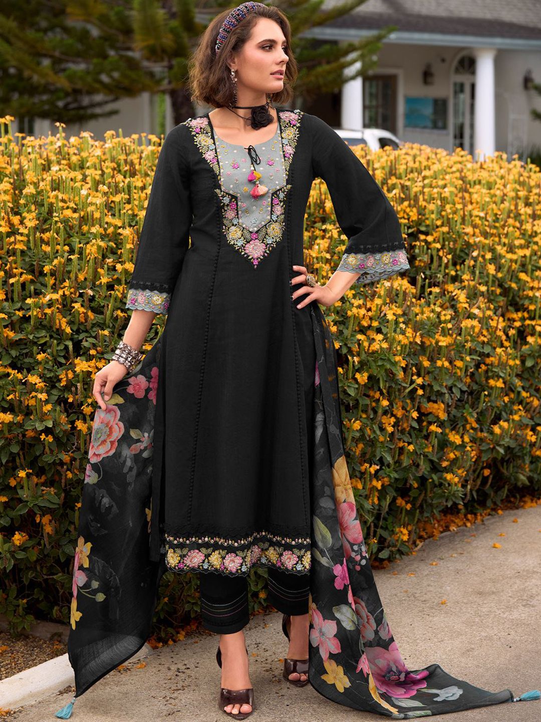 Floral Embroidered Thread Work Pure Cotton Kurta with Trousers & Dupatta
