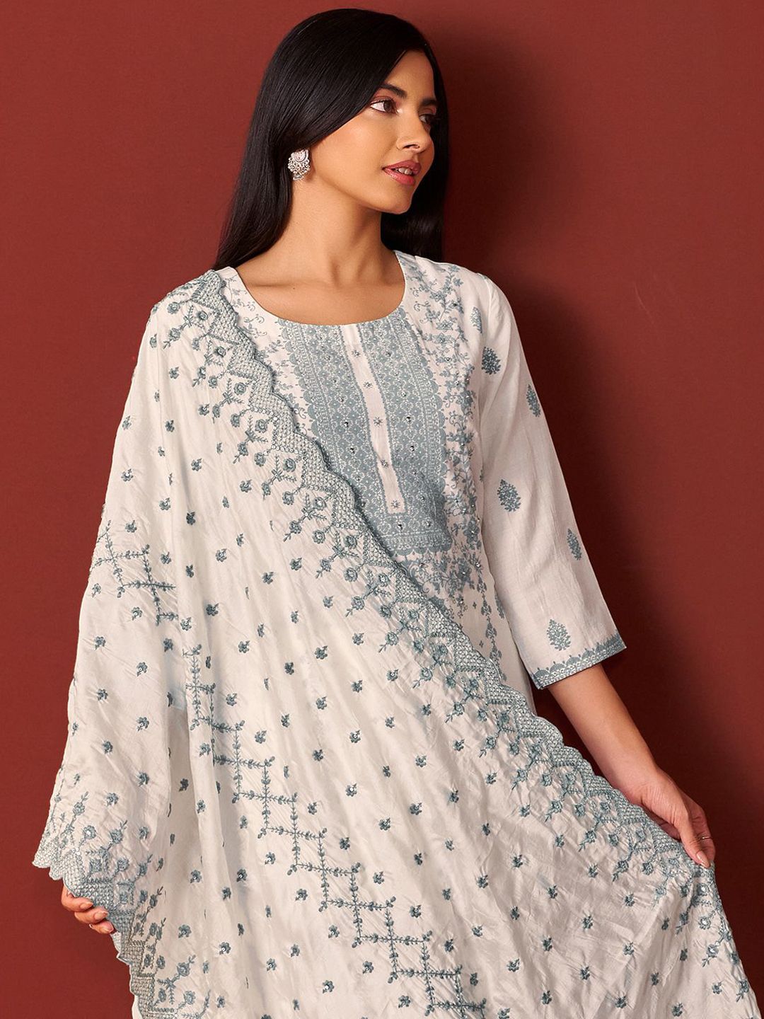Dhiyona IE Women Ethnic Motifs Embroidered Kurta with Trousers & Dupatta