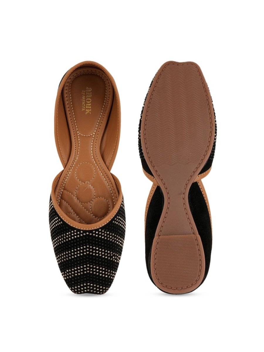 Dhiyona AK Embellished Mojaris