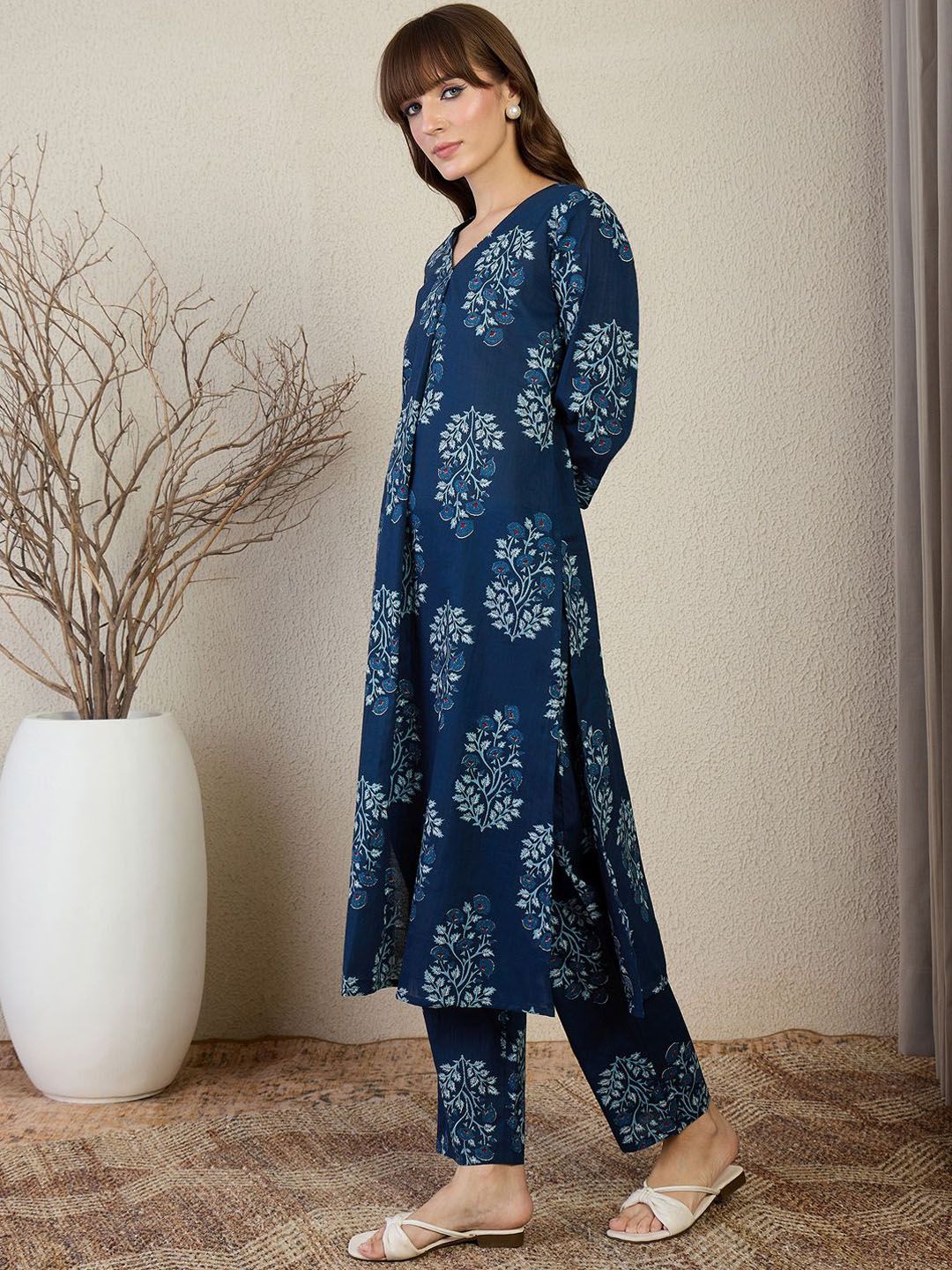 Floral Printed V-Neck A-Line Pure Cotton Kurta With Trousers