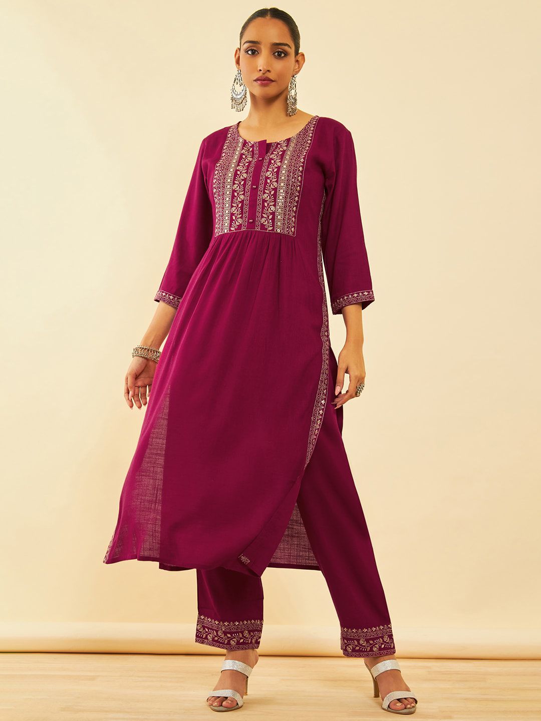 Dhiyona SO Women's Floral Yoke Design Regular Sequinned Kurta with Trousers