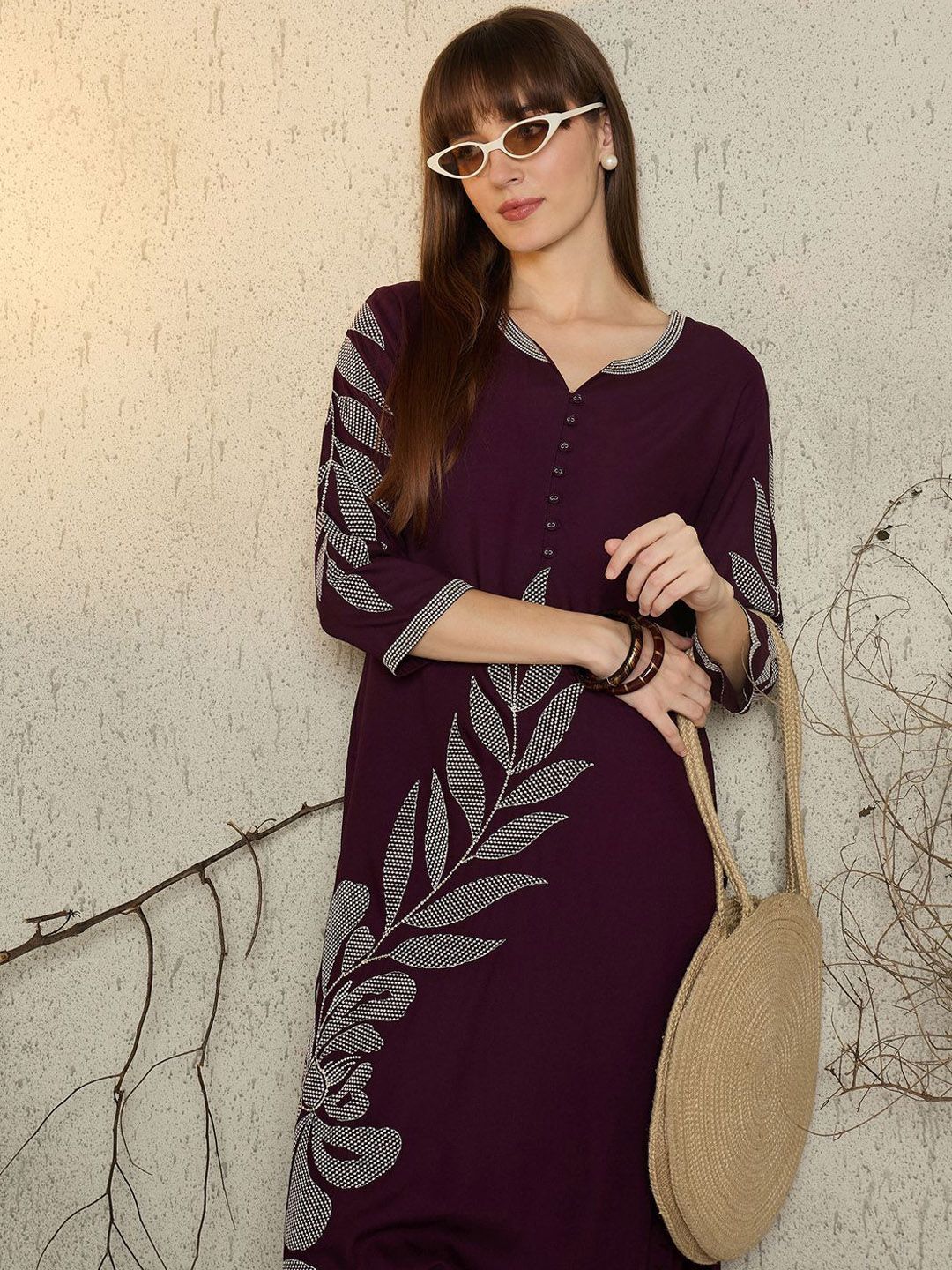 Women Floral Embroidered Regular Thread Work Kurta with Trousers