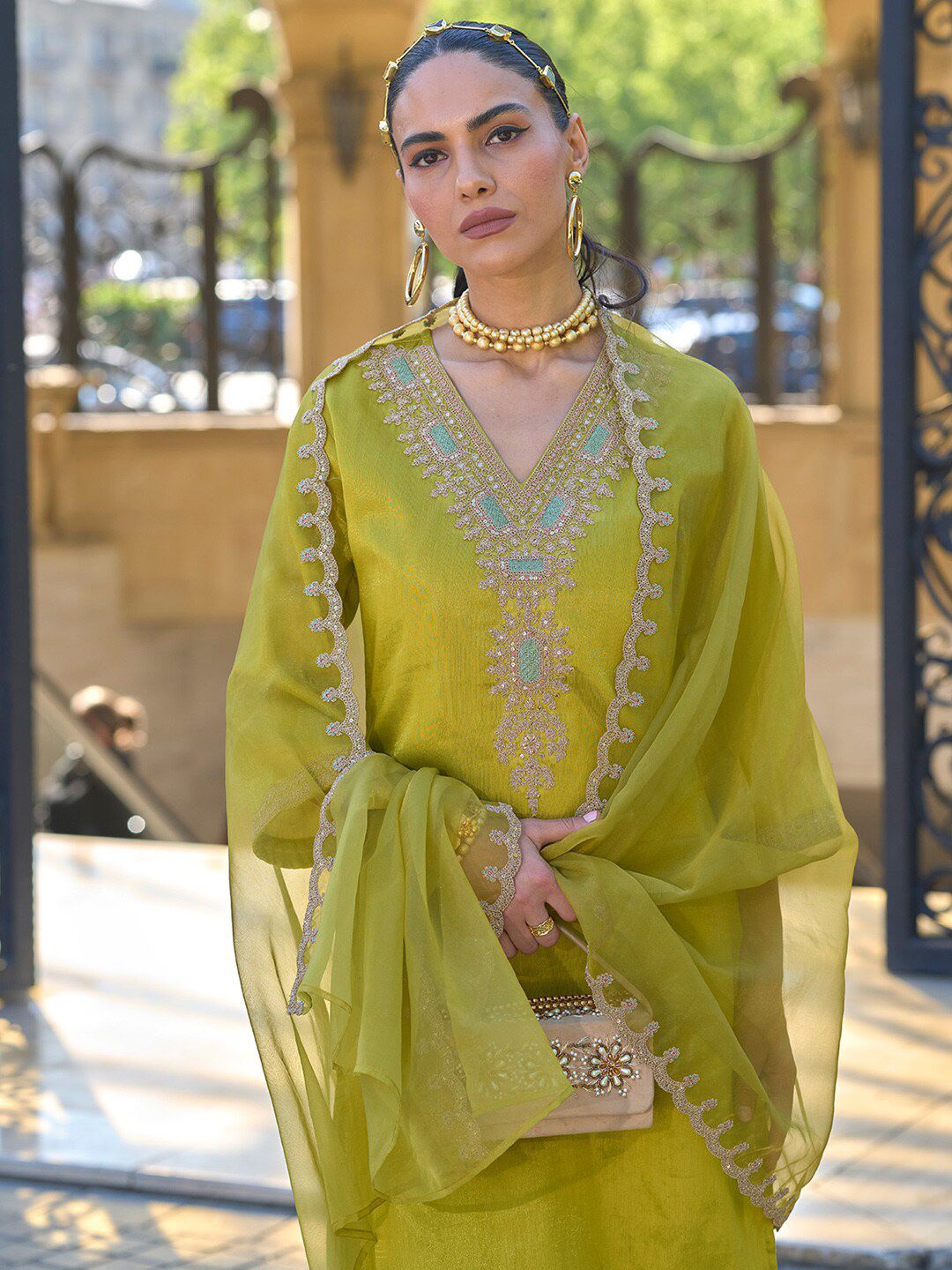 Ethnic Motifs Embroidered Regular Zari Straight Kurta With Trousers & Dupatta