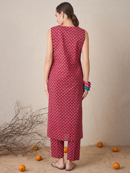 Dhiyona IE Floral Printed Pure Cotton Sleeveless V-Neck Straight Kurta With Trousers