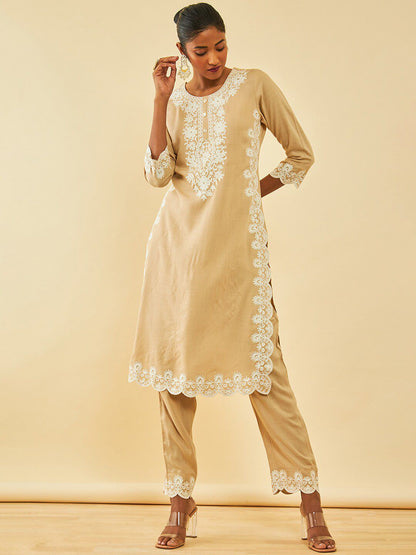 Dhiyona SO Women's Floral Yoke Design Regular Thread Work Kurta with Trousers