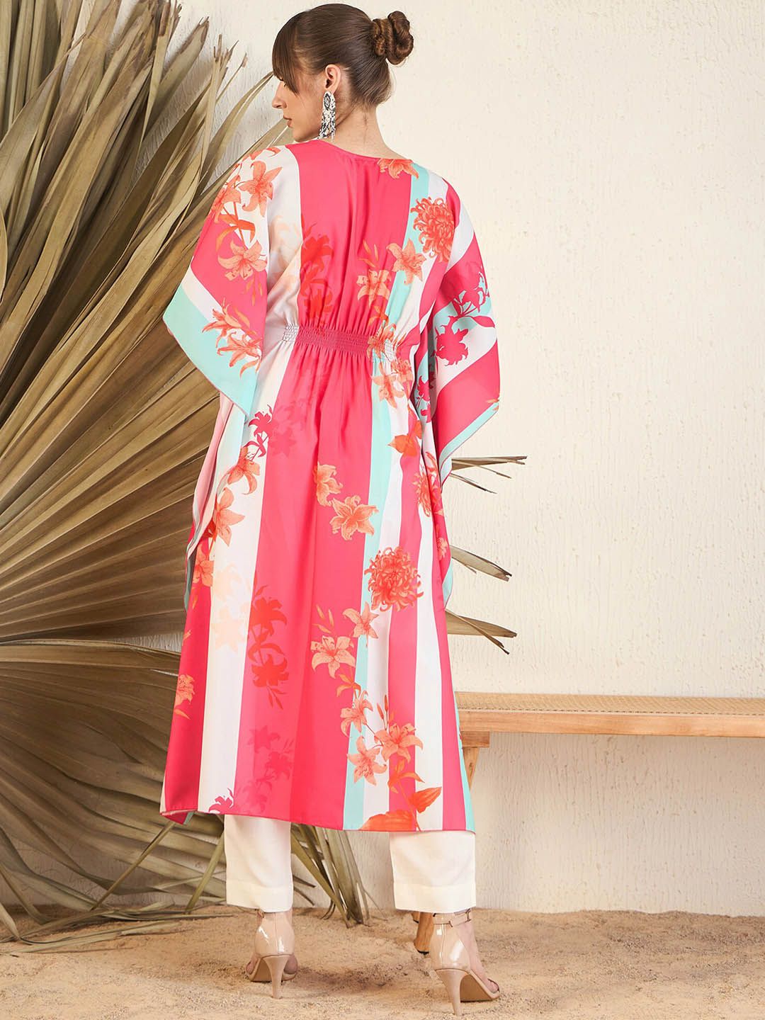 Dhiyona IE Women Floral Printed Gotta Patti Kurta