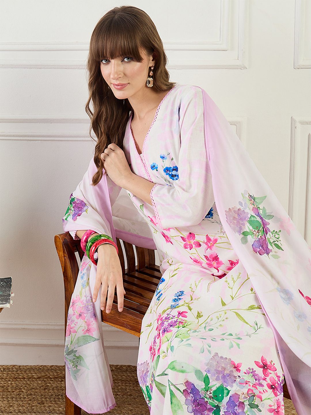 Women Floral Printed Regular Linen Kurta & Trousers With Floral Dupatta